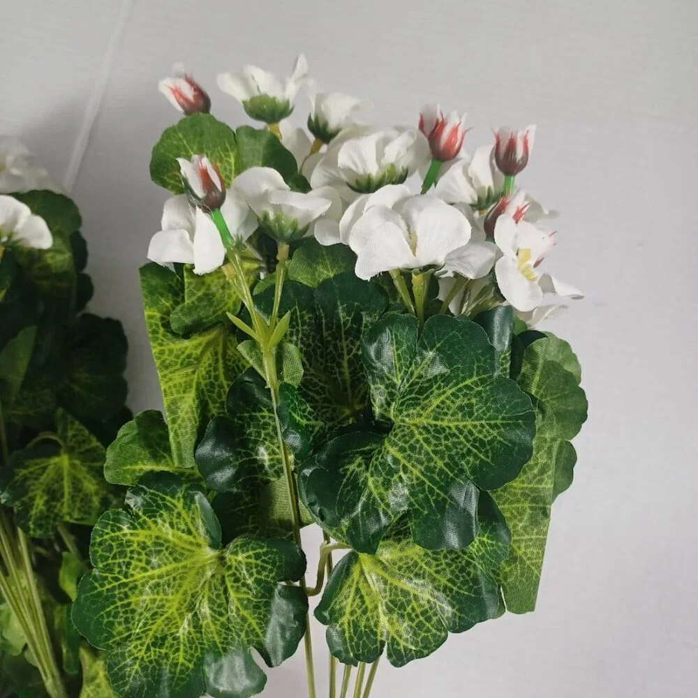 Mini Geraniums Artificial Faux Flowers -White -Set Of 4 -NEW -Floral Decoration